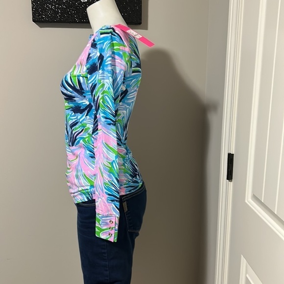 Lilly Pulitzer Aleah Top Gecko Green Beach Bash Shirt Coastal Beach XS NEW - Picture 5 of 10